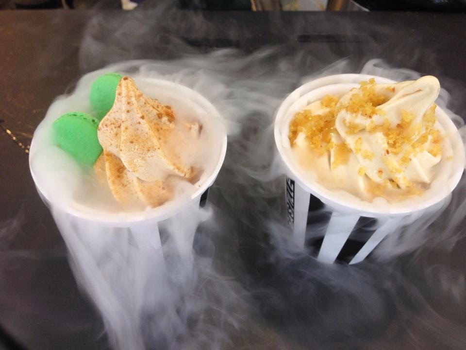 കൂറച്ച് കാലമിനി പുകയില്ലാത്ത ഐസ്‌ക്രീ കഴിക്കാം: പുക വരുന്ന ഐസ്‌ക്രീ വില്‍പന കേന്ദ്രങ്ങള്‍ പൂട്ടാന്‍ നിര്‍ദേശം