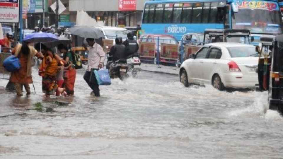 കോഴിക്കോട് മഴ കുറഞ്ഞു: സ്ഥിതി നിയന്ത്രണ വിധേയമെന്ന് മന്ത്രി ടിപി രാമകൃഷ്ണന്‍
