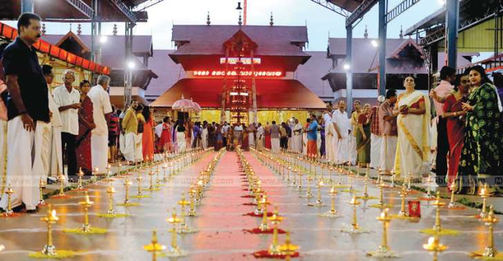 ഗുരുവായൂരില്‍ നാളെ മുതല്‍ ഏര്‍പ്പെടുത്തിയ ദര്‍ശന നിയന്ത്രണം പിന്‍വലിച്ചു