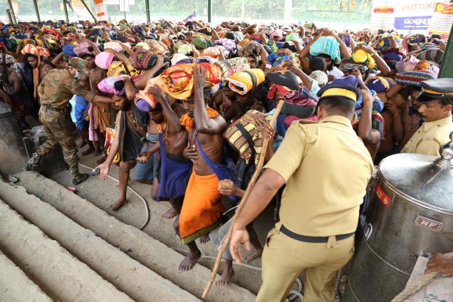 സന്നിധാനത്ത്‌ പൊലീസിന് ഷൂസും ,യൂണിഫോമും നിർബന്ധമാക്കി