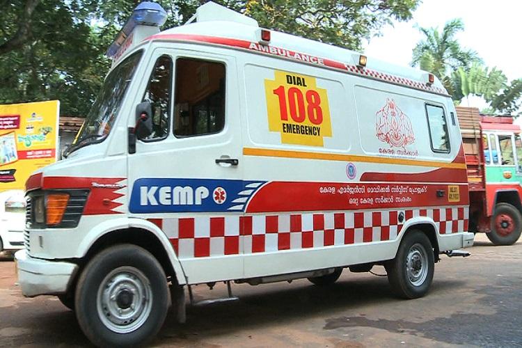 108 ആംബുലന്‍സ് സര്‍വീസ് കരിമ്പട്ടികയില്‍പ്പെട്ട കമ്പനിയ്ക്ക് കരാര്‍ നല്‍കി