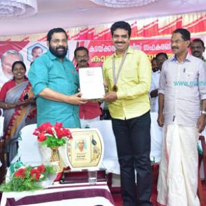 ബസ്റ്റ് ഓഫ് ഇന്ത്യ വേൾഡ് അവാർഡ് മെജീഷ്യൻ ഷാജു കടക്കലിനു സമ്മാനിച്ചു ബസ്റ്റ് ഓഫ് ഇന്ത്യ വേൾഡ് അവാർഡ് മെജീഷ്യൻ ഷാജു കടക്കലിനു സമ്മാനിച്ചു