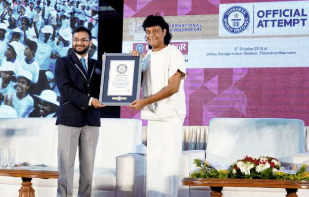ഡോ . ബോബി ചെമ്മണ്ണൂരിന് ഗിന്നസ് വേള്‍ഡ് റെക്കോര്‍ഡ്