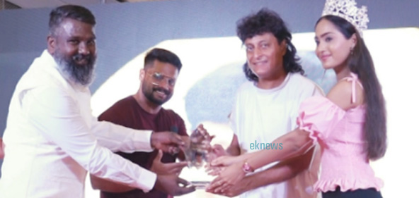 ഏറ്റവും കൂടുതല്‍ സെല്‍ഫിയെടുക്കപ്പെട്ട സെലിബ്രിറ്റി ഡോ. ബോബി ചെമ്മണൂര്‍ പുരസ്‌കാരം ഏറ്റുവാങ്ങി