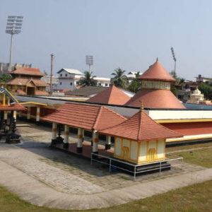 ക്ഷേത്രങ്ങള്‍ ഭക്തജനങ്ങള്‍ക്കായി തുറന്നുകൊടുക്കാനുള്ള തീരുമാനത്തില്‍ നിന്ന് കേരള സര്‍ക്കാര്‍ പിന്തിരിയണമെന്ന് കേരള ക്ഷേത്രസംരക്ഷണ സമിതി