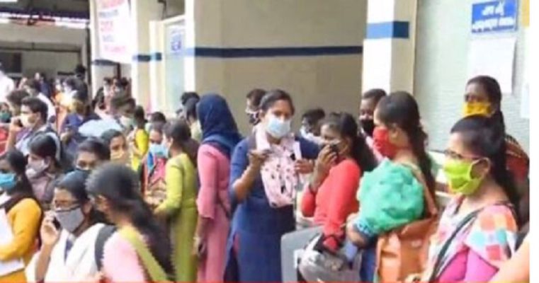 സമൂഹ വ്യാപനം തടയുന്നതിന്റെ ഭാഗമായി നിയന്ത്രണങ്ങള് കര്ശനമാക്കാന് മന്ത്രിസഭ തീരുമാനിച്ചു സമൂഹ വ്യാപനം തടയുന്നതിന്റെ ഭാഗമായി നിയന്ത്രണങ്ങള് കര്ശനമാക്കാന് മന്ത്രിസഭ തീരുമാനിച്ചു