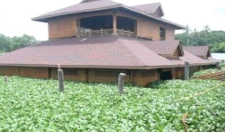 തിരുവനന്തപുരത്തെ  കെടിഡിസി ഫ്ലോട്ടിംഗ് റെസ്റ്റോറന്റ് കായലില്‍ മുങ്ങി