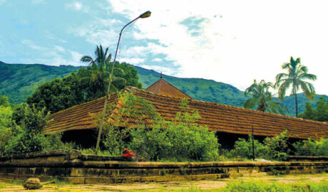 തിരുനെല്ലി ക്ഷേത്ര ദര്ശനം നിര്ത്തിവെച്ചു തിരുനെല്ലി ക്ഷേത്ര ദര്ശനം നിര്ത്തിവെച്ചു