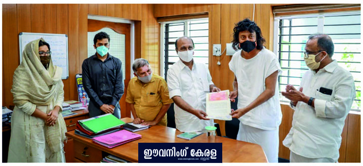 പ്രളയ പുനരധിവാസം; ബോബി ചെമ്മണൂര്‍ 6 കോടി വിലയുള്ള ഒരേക്കര്‍ ഭൂമി കൈമാറി