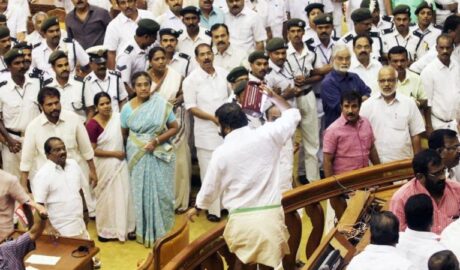 സര്‍ക്കാരിന് തിരിച്ചടി; നിയമസഭ കയ്യാങ്കളി കേസ് പിന്‍വലിക്കണമെന്ന അപേക്ഷ കോടതി  തള്ളി