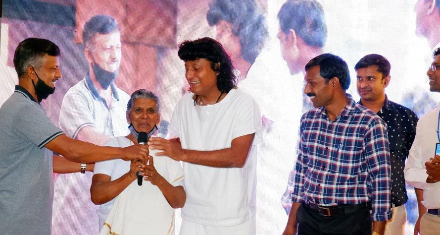 മാധ്യമ രംഗത്ത് പുതിയ ആശയങ്ങൾ അവതരിപ്പിച്ച് തെക്കേ ഇന്ത്യയിലെ ആദ്യ ഇൻഫ്ളുവൻസേഴ്സ് മീറ്റ് സമാപിച്ചു മാധ്യമ രംഗത്ത് പുതിയ ആശയങ്ങൾ അവതരിപ്പിച്ച് തെക്കേ ഇന്ത്യയിലെ ആദ്യ ഇൻഫ്ളുവൻസേഴ്സ് മീറ്റ് സമാപിച്ചു
