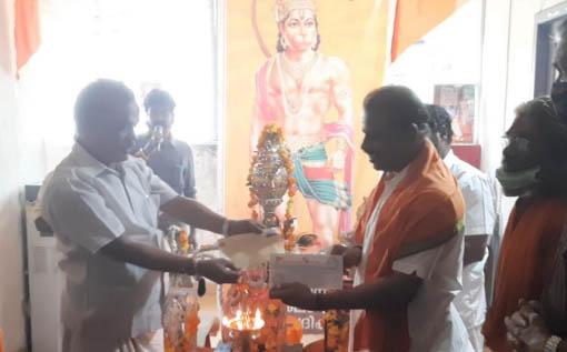 ശ്രീരാമ ജന്മഭൂമി ക്ഷേത്ര നിർമ്മാണ ഫണ്ടിലേക്ക് ഹനുമാൻ സേന നിധി സമർപ്പിച്ചു