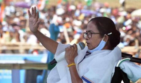 നന്ദിഗ്രാമിനെ പുളകം കൊള്ളിച്ച് വീൽചെയറിൽ മമതയുടെ ‘പദയാത്ര’