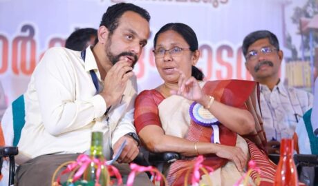 മുഖ്യമന്ത്രി പ്രോട്ടോക്കോള്‍ ലംഘിച്ചപ്പോള്‍ നാവ് ക്വാറന്റെെനില്‍ ആയിരുന്നോ? പൂരത്തെ എതി‌ര്‍ത്ത അശീല്‍ മുഹമ്മദിന് മറുപടിയുമായി രാഹുല്‍ മാങ്കൂട്ടത്തില്‍