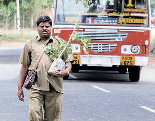 ബസ് കണ്ടക്റ്റര് നട്ടത് മൂന്ന് ലക്ഷം മരങ്ങള് ബസ് കണ്ടക്റ്റര് നട്ടത് മൂന്ന് ലക്ഷം മരങ്ങള്