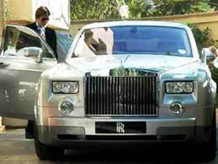 നികുതിയും, ഇൻഷുറൻസും അടച്ചില്ല: അമിതാഭ് ബച്ചന്റെ റോൾസ് റോയ്‌സ് പിടിച്ചെടുത്തു