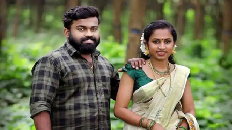 ഭര്ത്താവും സഹോദരനുമായി നടത്തിയ ഫോണ് സംഭാഷണങ്ങളില് ഗാര്ഹിക പീഡനം തെളിഞ്ഞു; സുനിഷയുടെ ആത്മഹത്യയിൽ വിജീഷിനെ അറസ്റ്റ് ചെയ്തു ഭര്ത്താവും സഹോദരനുമായി നടത്തിയ ഫോണ് സംഭാഷണങ്ങളില് ഗാര്ഹിക പീഡനം തെളിഞ്ഞു; സുനിഷയുടെ ആത്മഹത്യയിൽ വിജീഷിനെ അറസ്റ്റ് ചെയ്തു