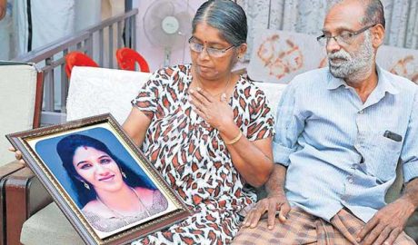 ഉ​ത്ര​യ്ക്ക് നീ​തി കി​ട്ടി​യി​ല്ലെ​ന്ന് അ​മ്മ; തുടര്‍നടപടികള്‍ സ്വീകരിക്കും