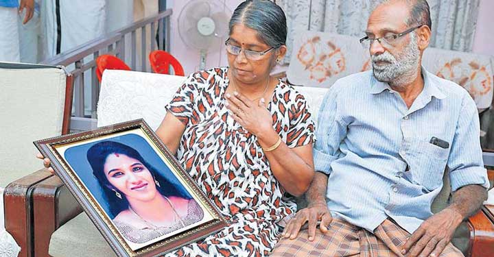 ഉ​ത്ര​യ്ക്ക് നീ​തി കി​ട്ടി​യി​ല്ലെ​ന്ന് അ​മ്മ; തുടര്‍നടപടികള്‍ സ്വീകരിക്കും