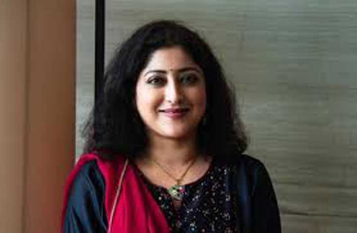 അൻപത്തിരണ്ടാം വയസിൽ വിവാഹിതയാകാൻ ഒരുങ്ങി ലക്ഷ്മി ഗോപാലസ്വാമി അൻപത്തിരണ്ടാം വയസിൽ വിവാഹിതയാകാൻ ഒരുങ്ങി ലക്ഷ്മി ഗോപാലസ്വാമി