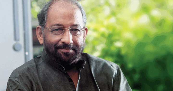 മലയാളത്തിന്റെ മഹാനടനെ അവസാനമായി ഒരു നോക്ക് കാണാന് ആയിരങ്ങള് ഒഴുകി എത്തുന്നു മലയാളത്തിന്റെ മഹാനടനെ അവസാനമായി ഒരു നോക്ക് കാണാന് ആയിരങ്ങള് ഒഴുകി എത്തുന്നു