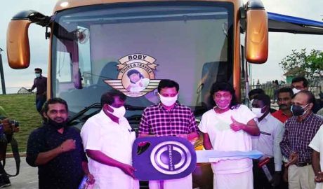 കേരളം കാണാന്‍ ഇനി ബോബി ചെമ്മണൂരിന്റെ’കേരവാന്‍’