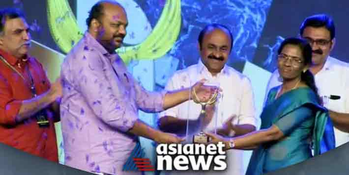 ആതുരസേവന മികവിന് ആദരം; ഏഷ്യാനെറ്റ് ന്യൂസിന്റെ ഉദ്യമം അഭിനന്ദനാര്ഹമെന്ന് മന്ത്രി പി. രാജീവ് ആതുരസേവന മികവിന് ആദരം; ഏഷ്യാനെറ്റ് ന്യൂസിന്റെ ഉദ്യമം അഭിനന്ദനാര്ഹമെന്ന് മന്ത്രി പി. രാജീവ്