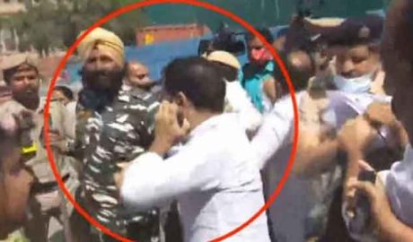 എംപിമാരുടെ പാർലമെന്റ് മാർച്ചിന് നേരേ പൊലീസ് അതിക്രമം; ഹൈബി ഈഡന്റെ മുഖത്തടിച്ചു; നിരവധി യുഡിഎഫ് എംപിമാർക്ക് പരിക്ക്