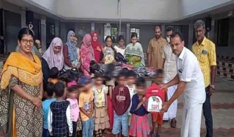 എസ്ഡിപിഐ വിതരണം ചെയ്ത ബാഗിൽ വിവാദ സ്റ്റിക്കർ:  വിശദീകരണം തേടി വിദ്യാഭ്യാസവകുപ്പ്