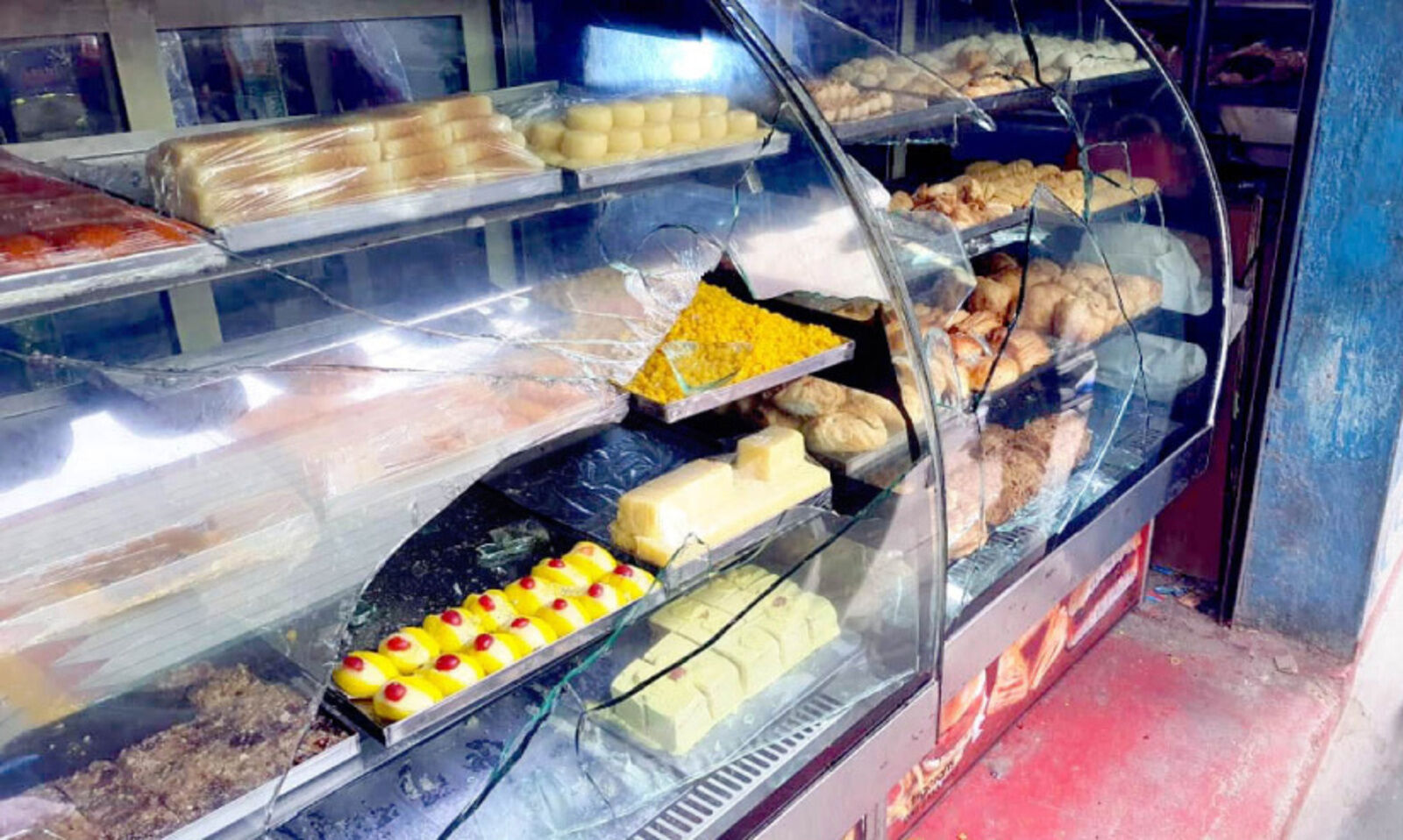 ബംഗളൂരുവിലെ കണ്ണൂര്‍ സ്വദേശികളുടെ കട തകര്‍ത്തു