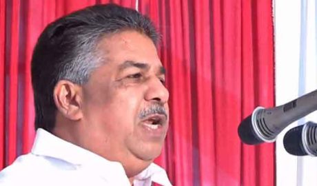 രാജ്യത്തിന്റെ ഭരണഘടനയ്‌ക്കെതിരെ വിവാദ പരാമർശങ്ങളിൽ സജി ചെറിയാന്  കുരുക്ക്; കേസെടുക്കാൻ കോടതി നിർദേശം