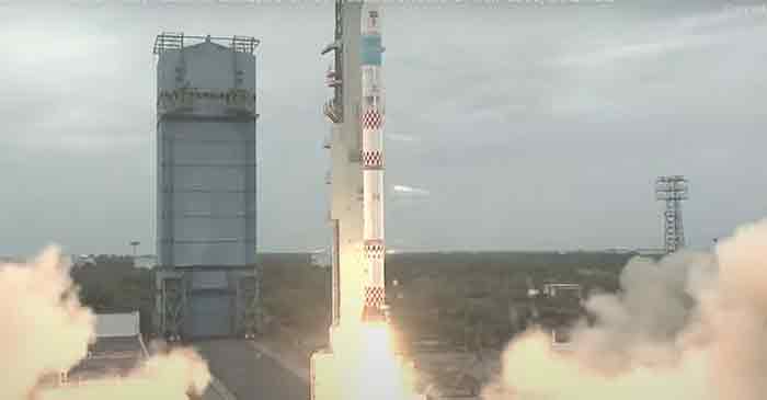 ബഹിരാകാശത്ത് ചരിത്രമെഴുതി ഐഎസ്ആർഒ; എസ്എസ്എൽവി വിക്ഷേപണം വിജയം