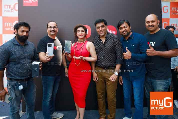 ഷവോമി 13 പ്രോയുടെ ഓൾ കേരള ലോഞ്ച് മൈജി ഫ്യൂച്ചർ ഷോറൂമിൽ വച്ച് ഹണി റോസ് നിർവഹിച്ചു ഷവോമി 13 പ്രോയുടെ ഓൾ കേരള ലോഞ്ച് മൈജി ഫ്യൂച്ചർ ഷോറൂമിൽ വച്ച് ഹണി റോസ് നിർവഹിച്ചു