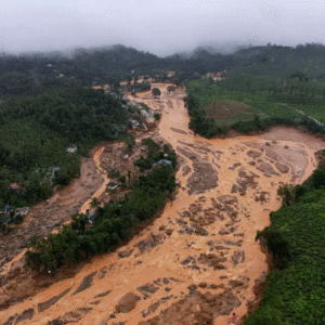 വയനാട് ദുരന്തം : വീട് നിർമിക്കാൻ 3 കോടി വാഗ്ദാനവുമായി കോഴിക്കോട്ടെ ദി ബിസിനസ് ക്ലബ് വയനാട് ദുരന്തം : വീട് നിർമിക്കാൻ 3 കോടി വാഗ്ദാനവുമായി കോഴിക്കോട്ടെ ദി ബിസിനസ് ക്ലബ്
