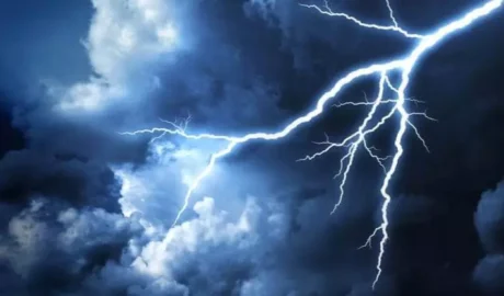 മലപ്പുറം മങ്കടയിൽ ഇടിമിന്നലേറ്റ് നാല് വിദ്യാർത്ഥികൾ മരിച്ചു;രണ്ട് പേർക്ക് ഗുരുതര പരിക്ക്