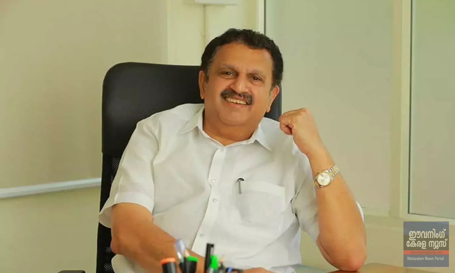 പ്രവർത്തകരെ ആവേശത്തിലാക്കി കെ. മുരളീധരന്റെ സത്യപ്രതിജ്ഞ