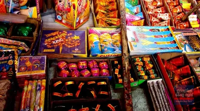 വോട്ടെണ്ണൽ പ്രമാണിച്ച് നാളെ രണ്ട് ജില്ലകളിൽ പടക്കക്കടകൾ തുറക്കരുതെന്ന് ഉത്തരവിട്ട് ജില്ലാ കളക്ടർമാർ