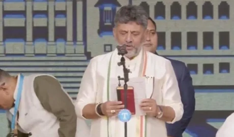 കർണാടകയിൽ ഇനി ഡി കെ യുഗം; മുഖ്യമന്ത്രിയായി സത്യപ്രതിജ്ഞ ചെയ്തു