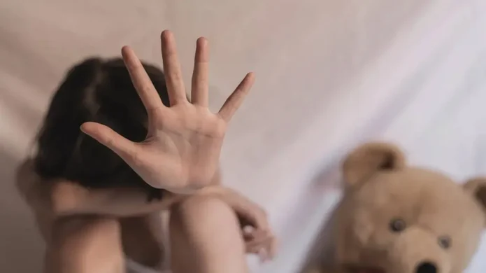 ഗർഭിണിയായ 16-കാരിയെ തട്ടിക്കൊണ്ടുപോയി കൂട്ടബലാത്സംഗം ചെയ്തു; നവജാത ശിശുവിന് ദാരുണാന്ത്യം