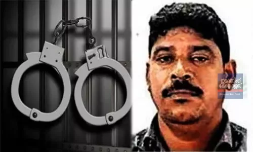 “ഭാര്യയെ കൊന്നേ..”: കോഴിക്കോട്ട് അർദ്ധരാത്രി സ്റ്റേഷനിലെത്തി കീഴടങ്ങി ഭർത്താവ്; പരിശോധിക്കാനെത്തിയ പൊലീസിന് കിട്ടിയത് ഞെട്ടിക്കുന്ന ട്വിസ്റ്റ് !